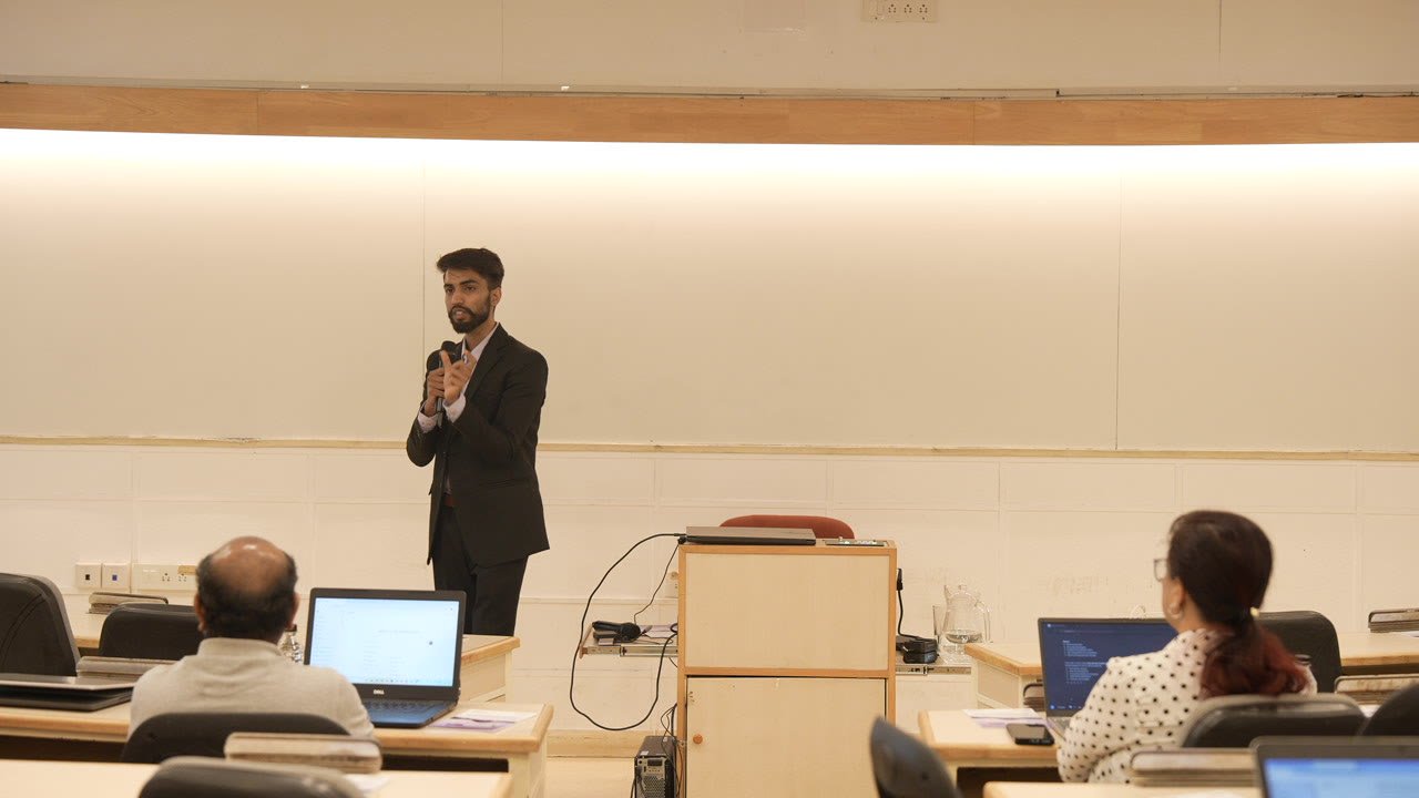 A practitioner-led Growcial training session in progress