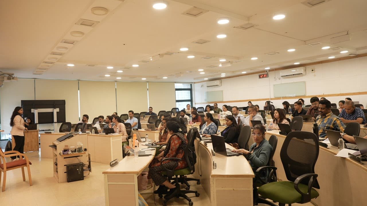 A full lecture hall during a Growcial session at IIM Bangalore